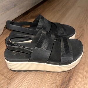 Reef Black and Cream Platform Sandals